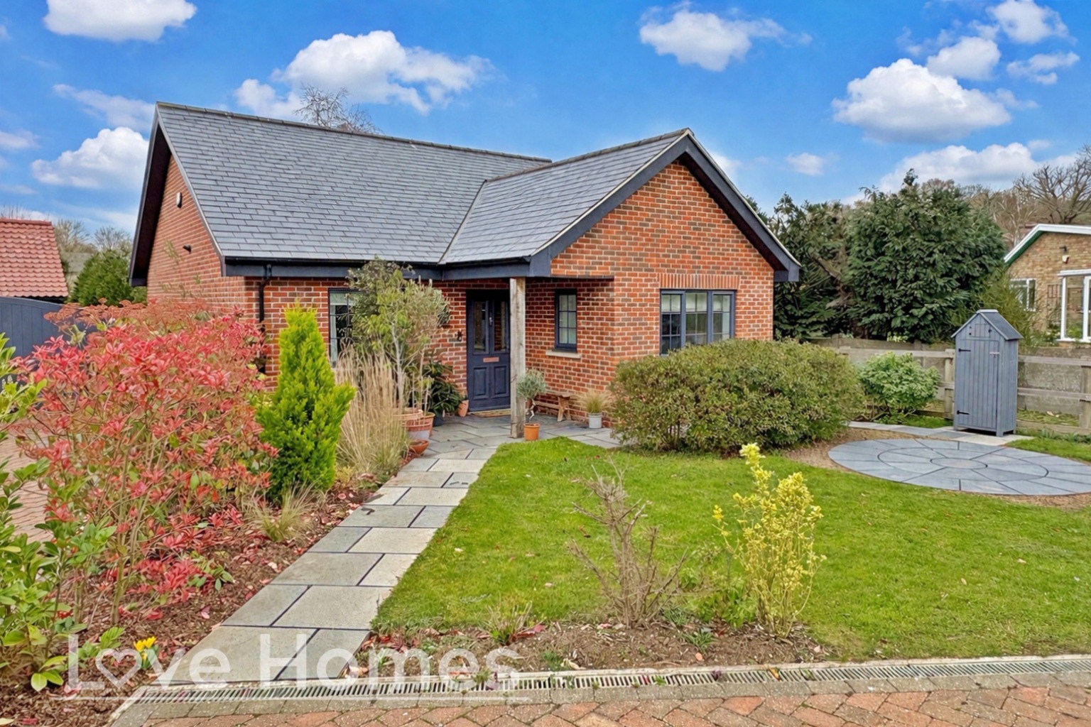 Stunning Detached Bungalow On Private Road In Clophill
