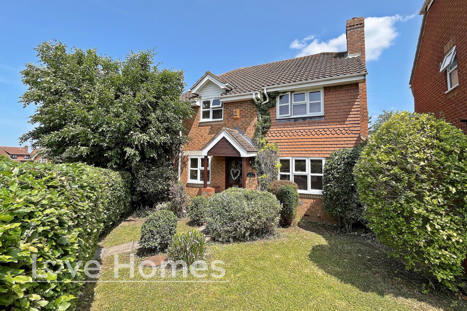 This extended five-bedroom detached family home offers spacious and versatile accommodation. This extended five-bedroom detached family home offers spacious and versatile accommodation.