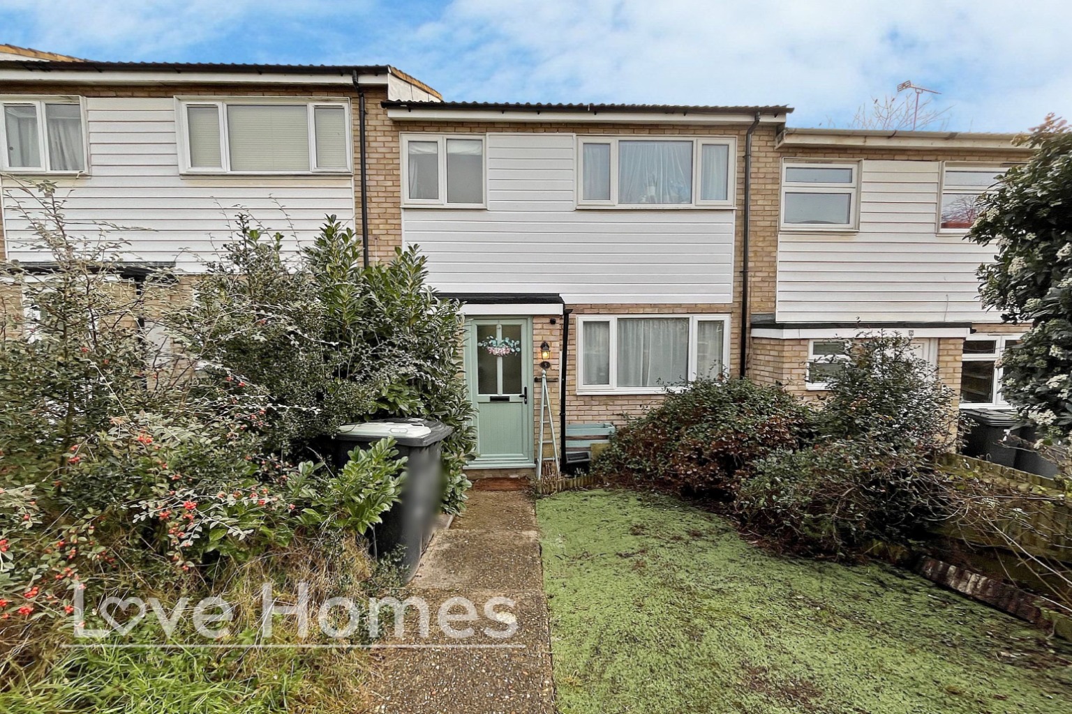 Three Bedroom House in Flitwick with Cloakroom, Garage and Excellent Transport Links