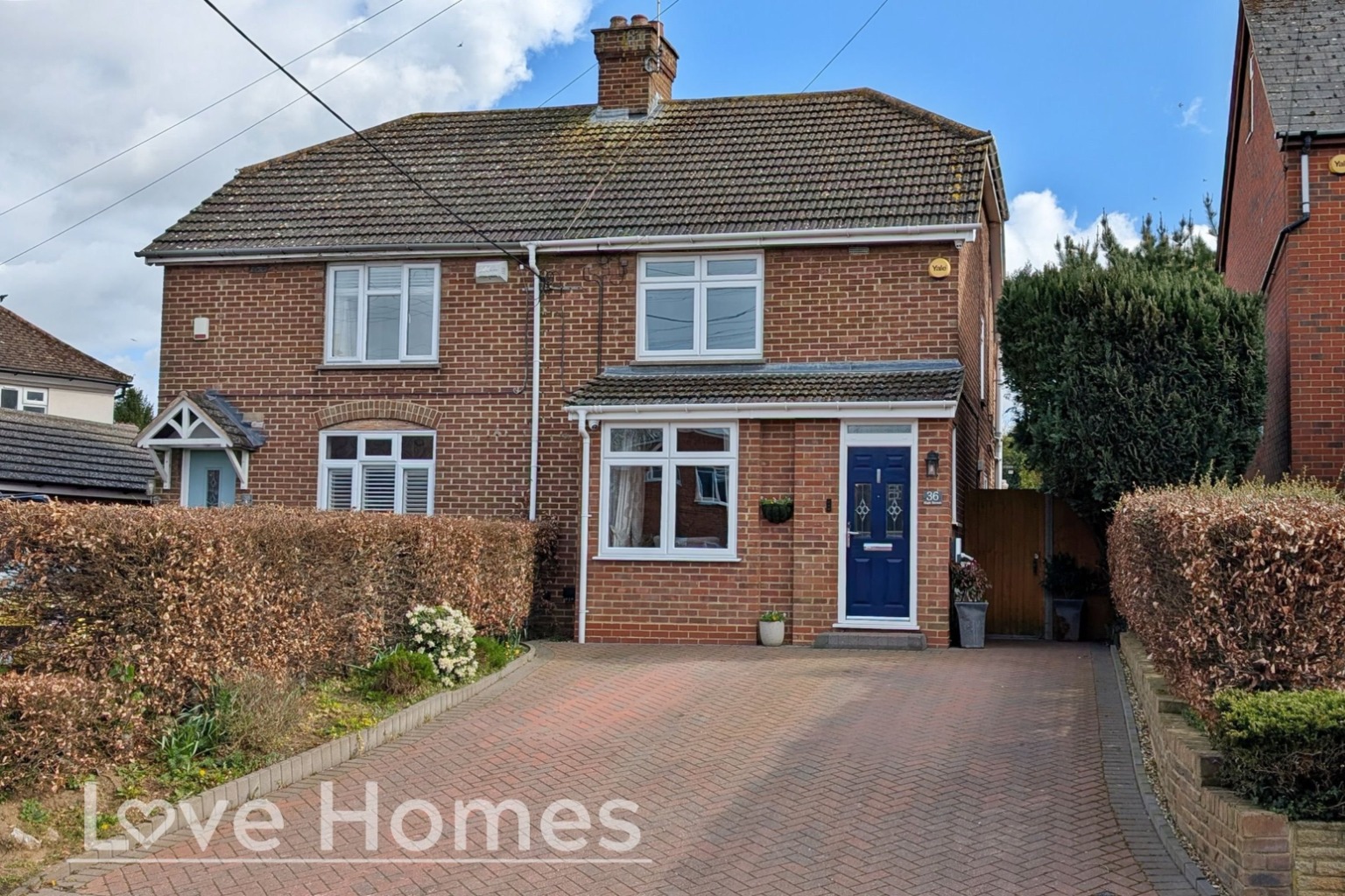 Charming extended 3 Bedroom House with Home Office in Pulloxhill