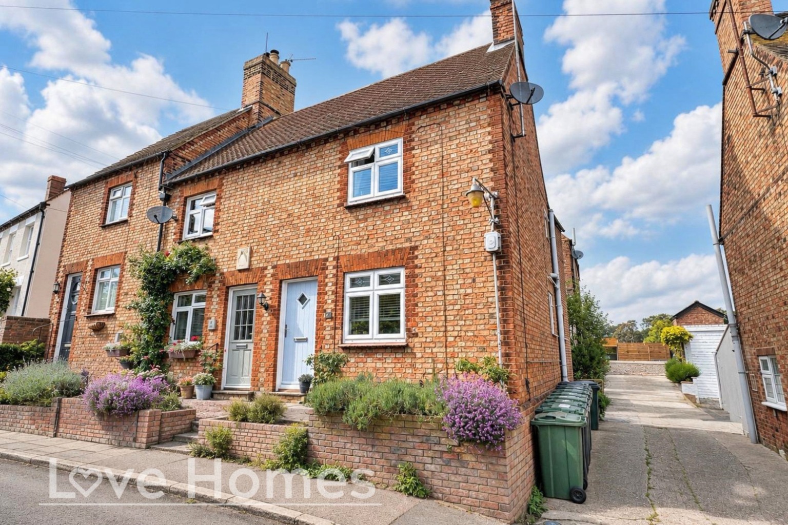Charming 3 Bedroom End Terrace House in Ampthill, No Upper Chain Charming 3 Bedroom End Terrace House in Ampthill, No Upper Chain
