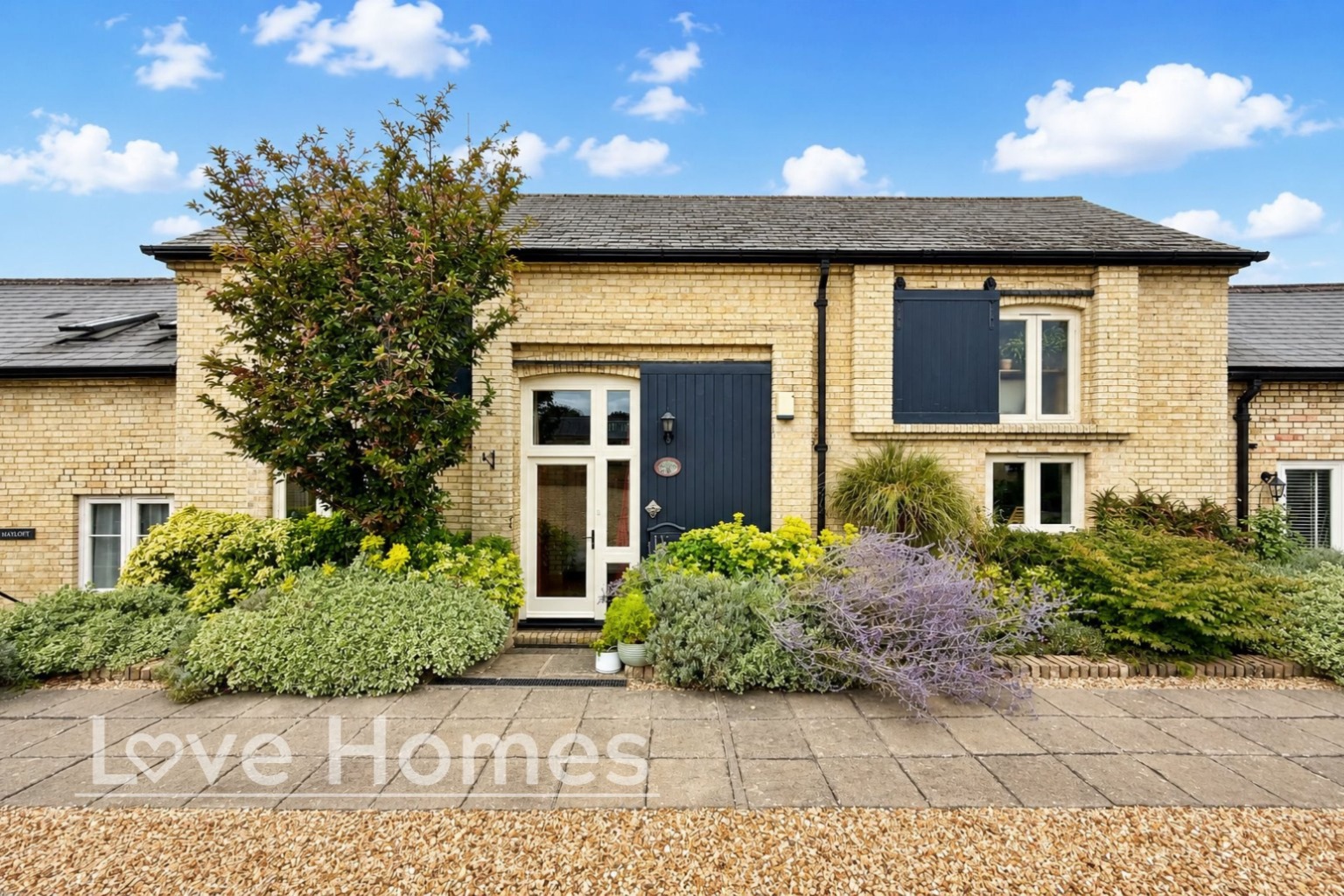Beautifully Presented Grade II Listed Barn Conversion in Flitton
