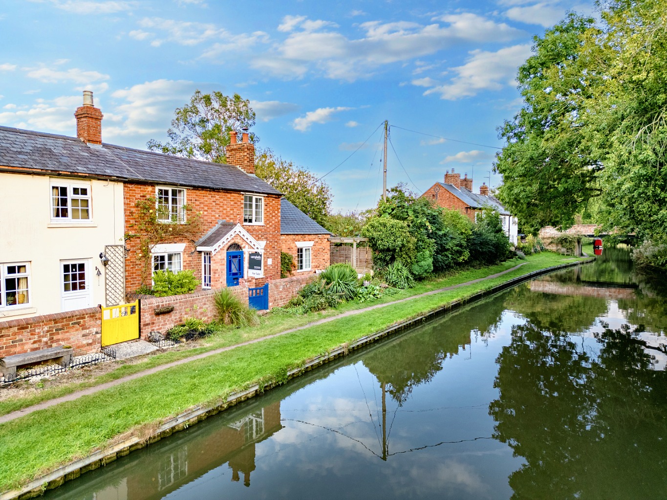 Three Bedroom SemiDetached Character Canalside Property For Sale