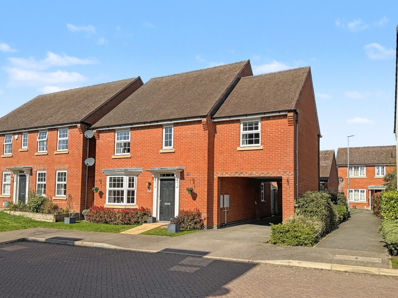 Four Bedroom Detached Property For Sale in Crick, Northamptonshire