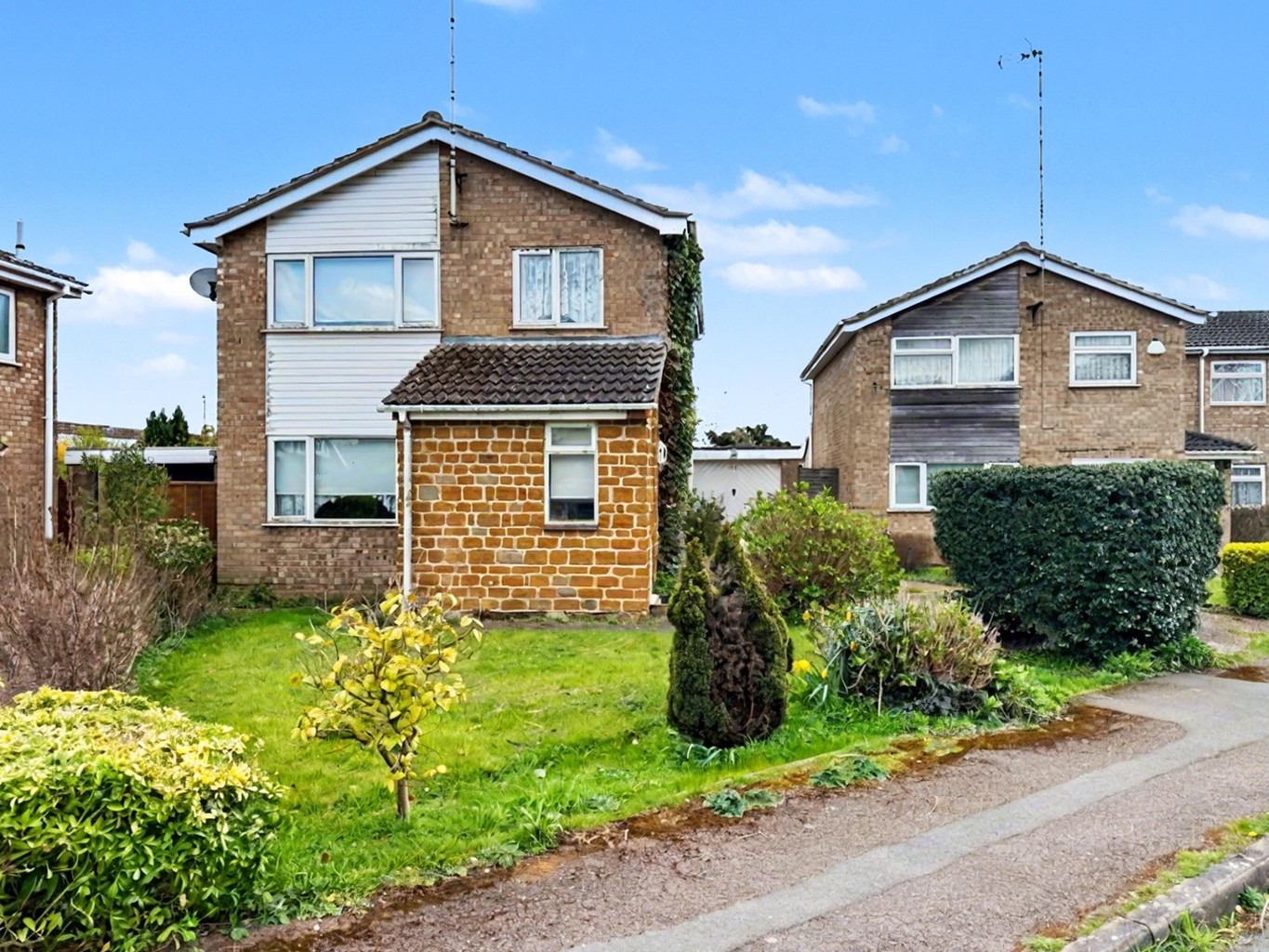 Three Bedroom Detached Property in Daventry.