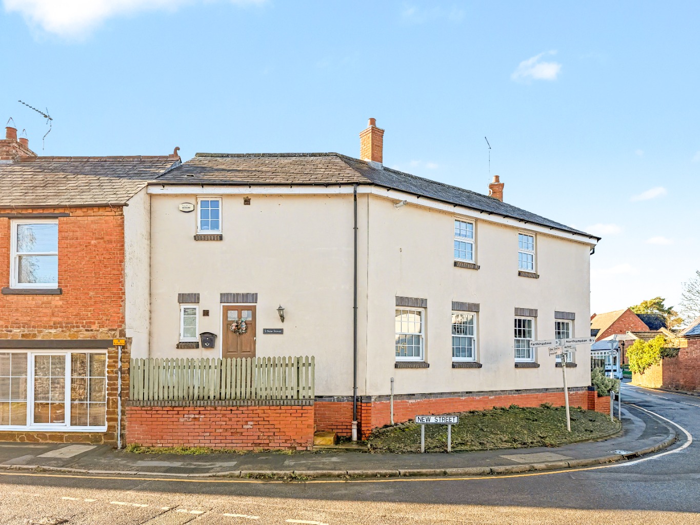 Three Bedroom Property For Sale In Weedon.