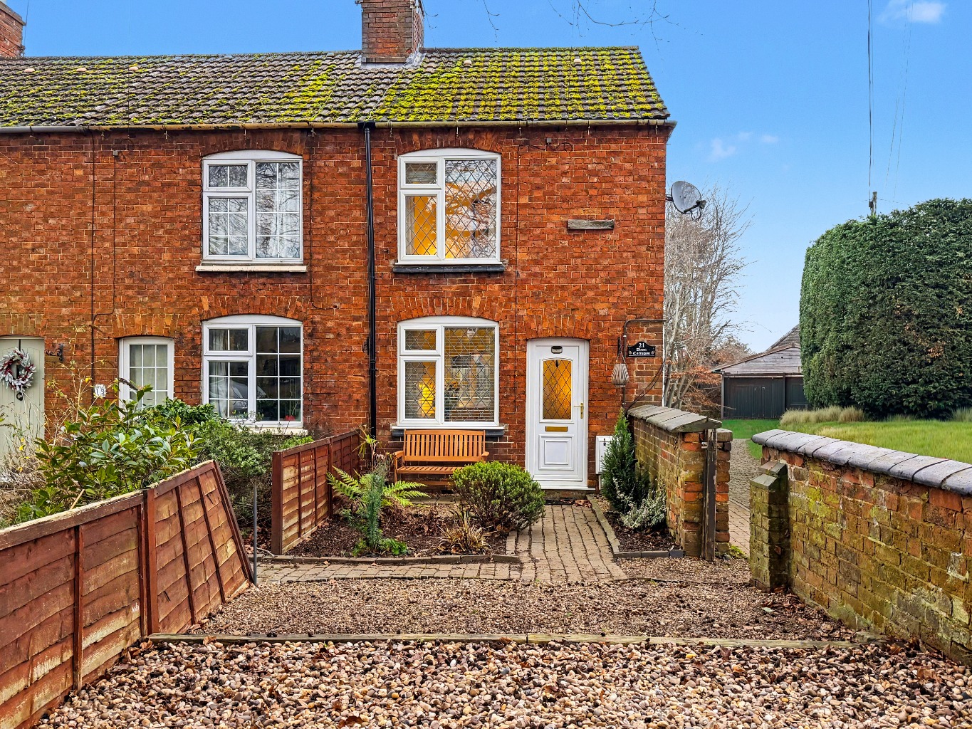 Two Bedroom Victorian Cottage For Sale in Clifton-upon-Dunsmore, Rugby