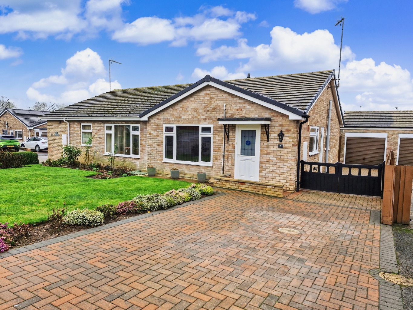 Two Bedroom Semi-Detached Bungalow For Sale in a Quiet Close in the Village of Woodford Halse.