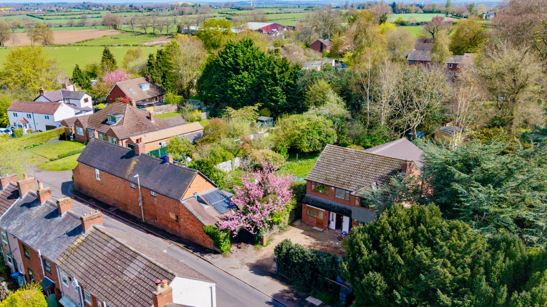 A Three/ Four Bedroom Characterful Cottage For Sale in Clifton Upon Dunsmore, Rugby.