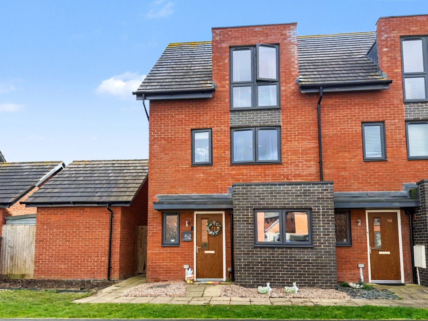 Three Double Bedroom Property For Sale In Daventry
