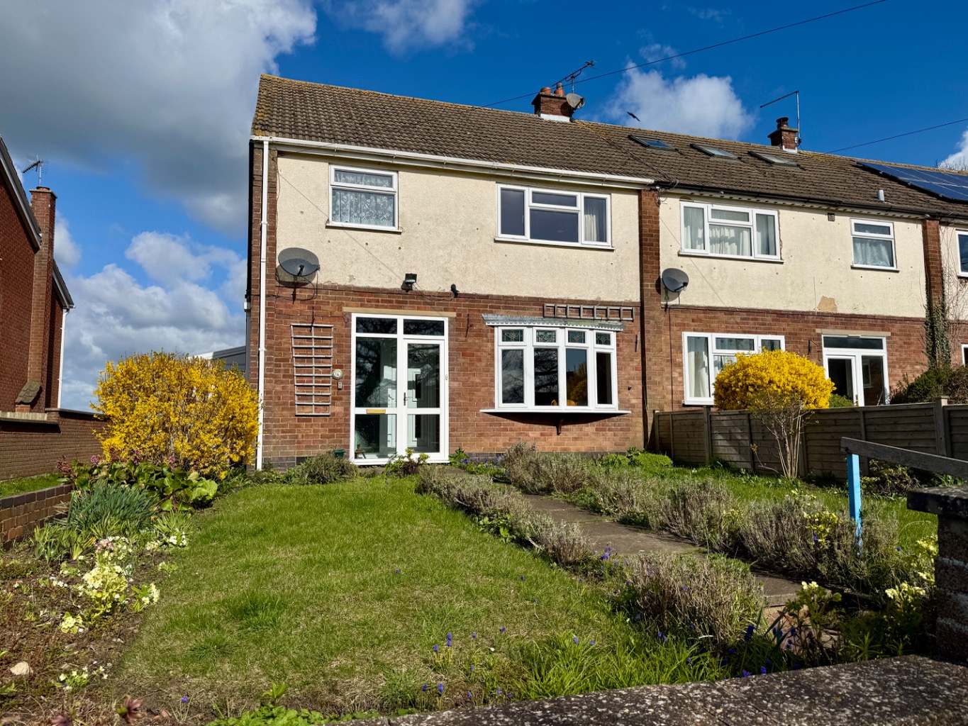 Three Bedroom Property for Sale in Braunston.
