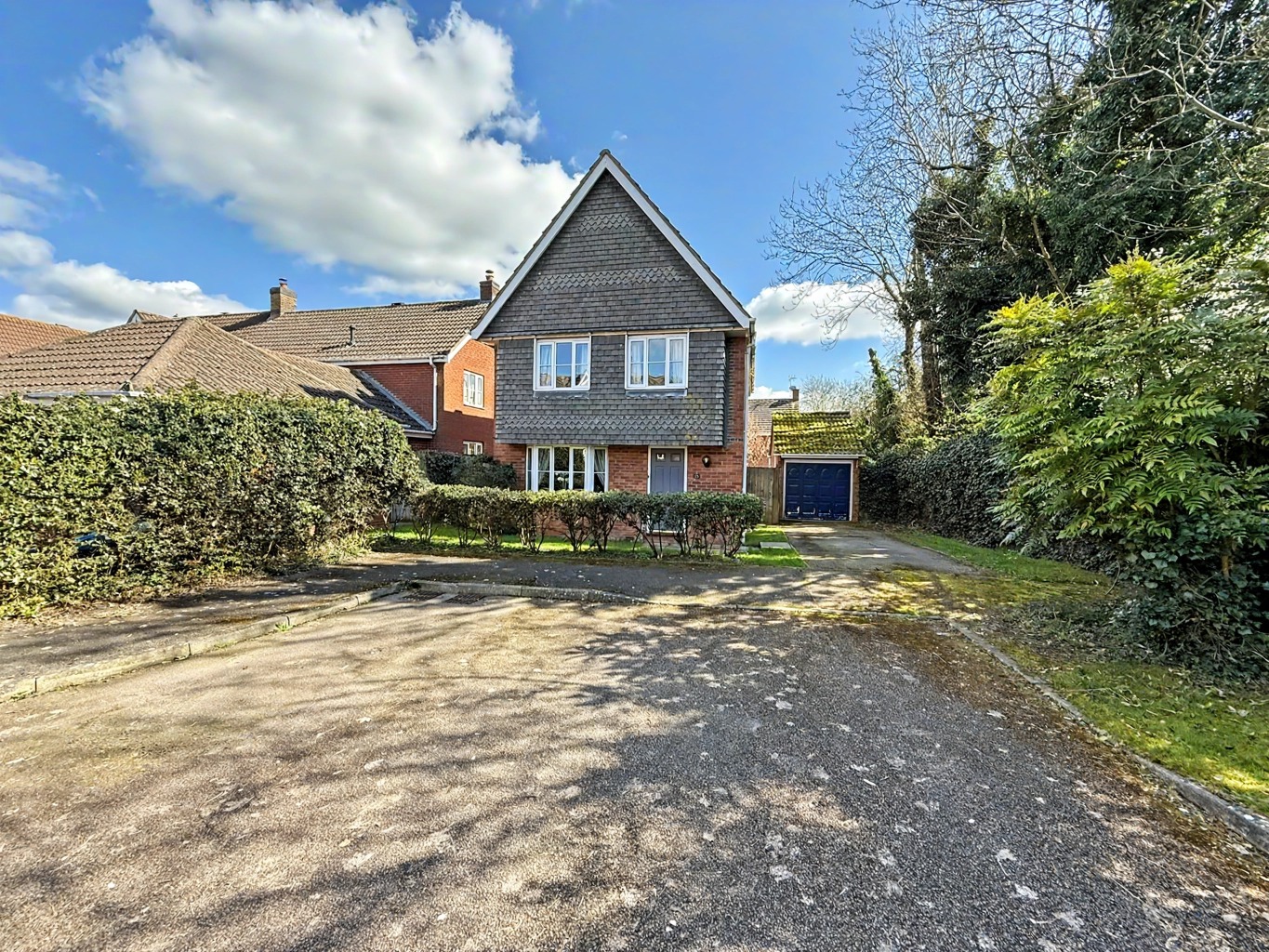 Four Bedroom Detached Property For Sale in Daventry.