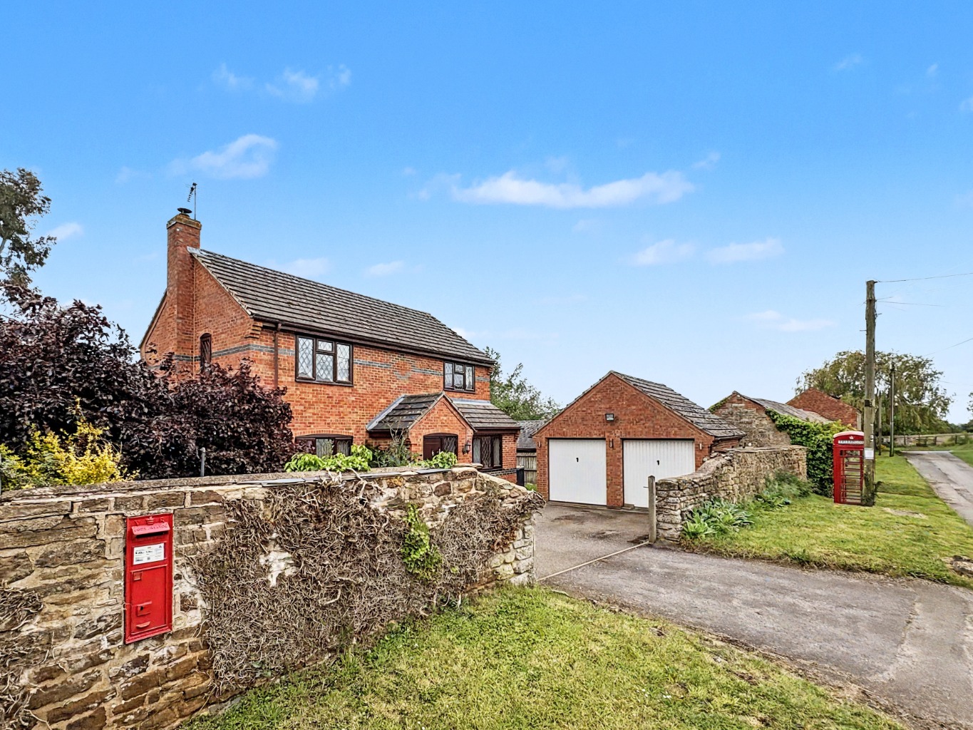 Three Bedroom Detached Home with Detached Double Garage