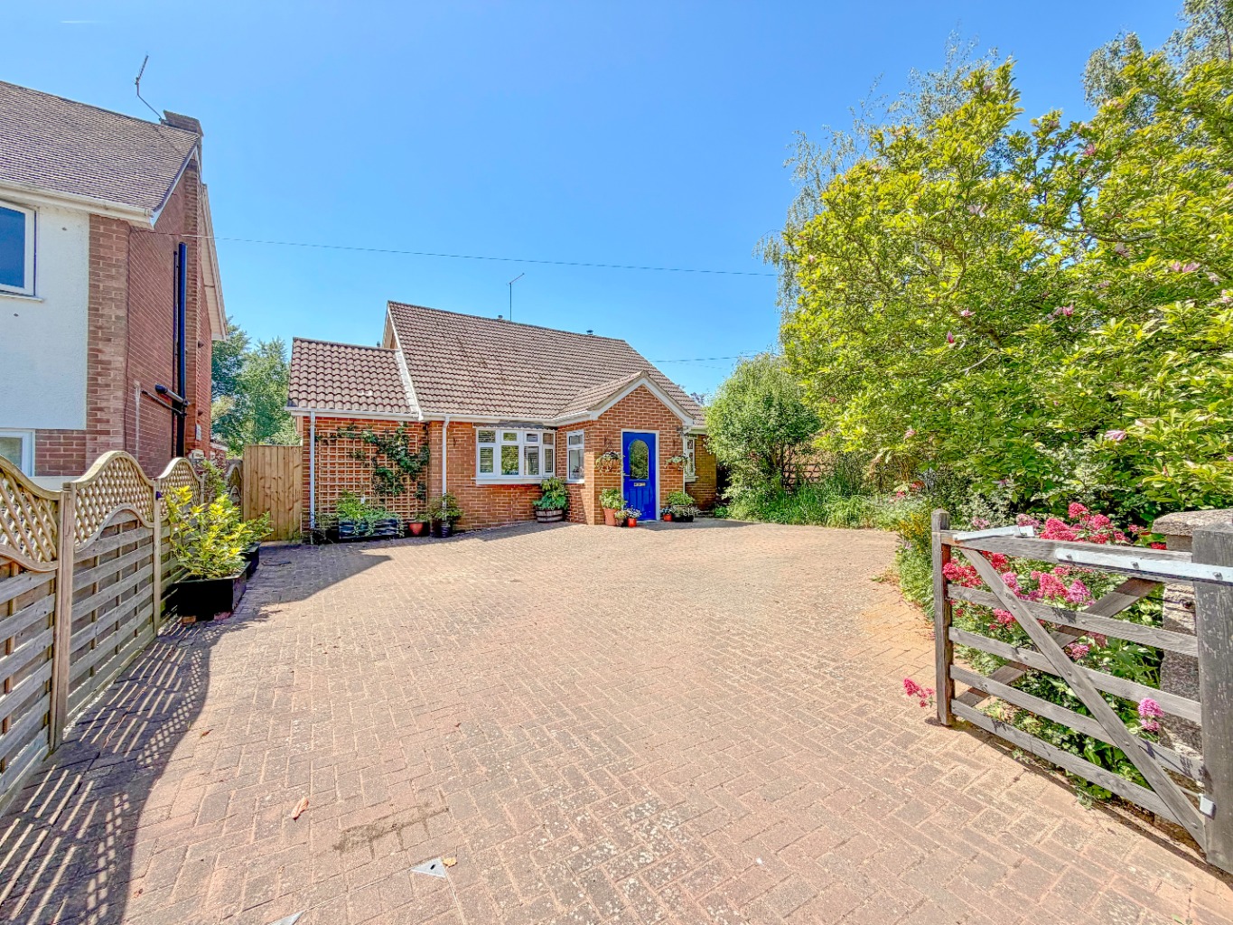 Extended Three Bedroom Detached Home For Sale in Woodford Halse