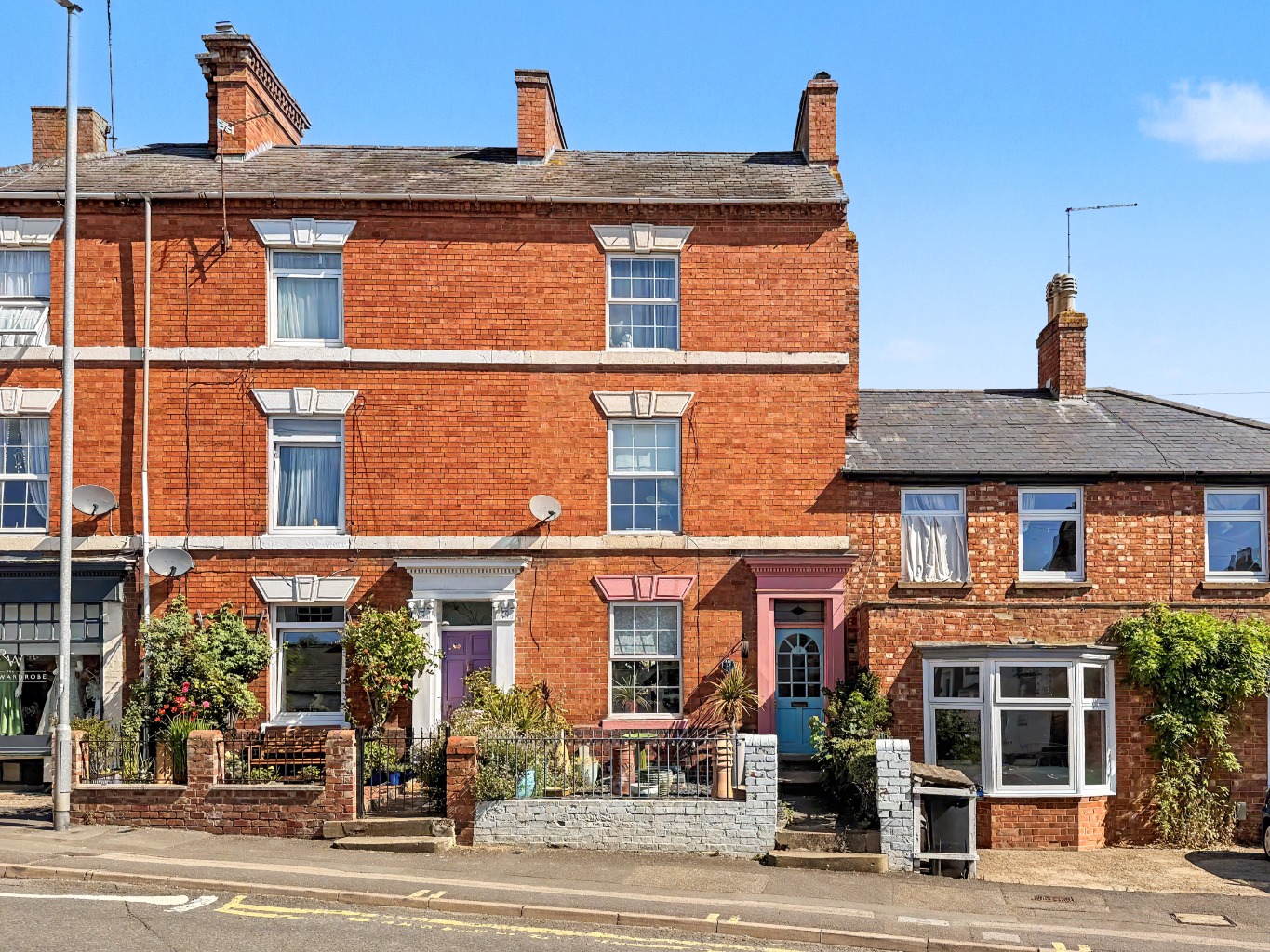 Four Bedroom Property For Sale In Weedon