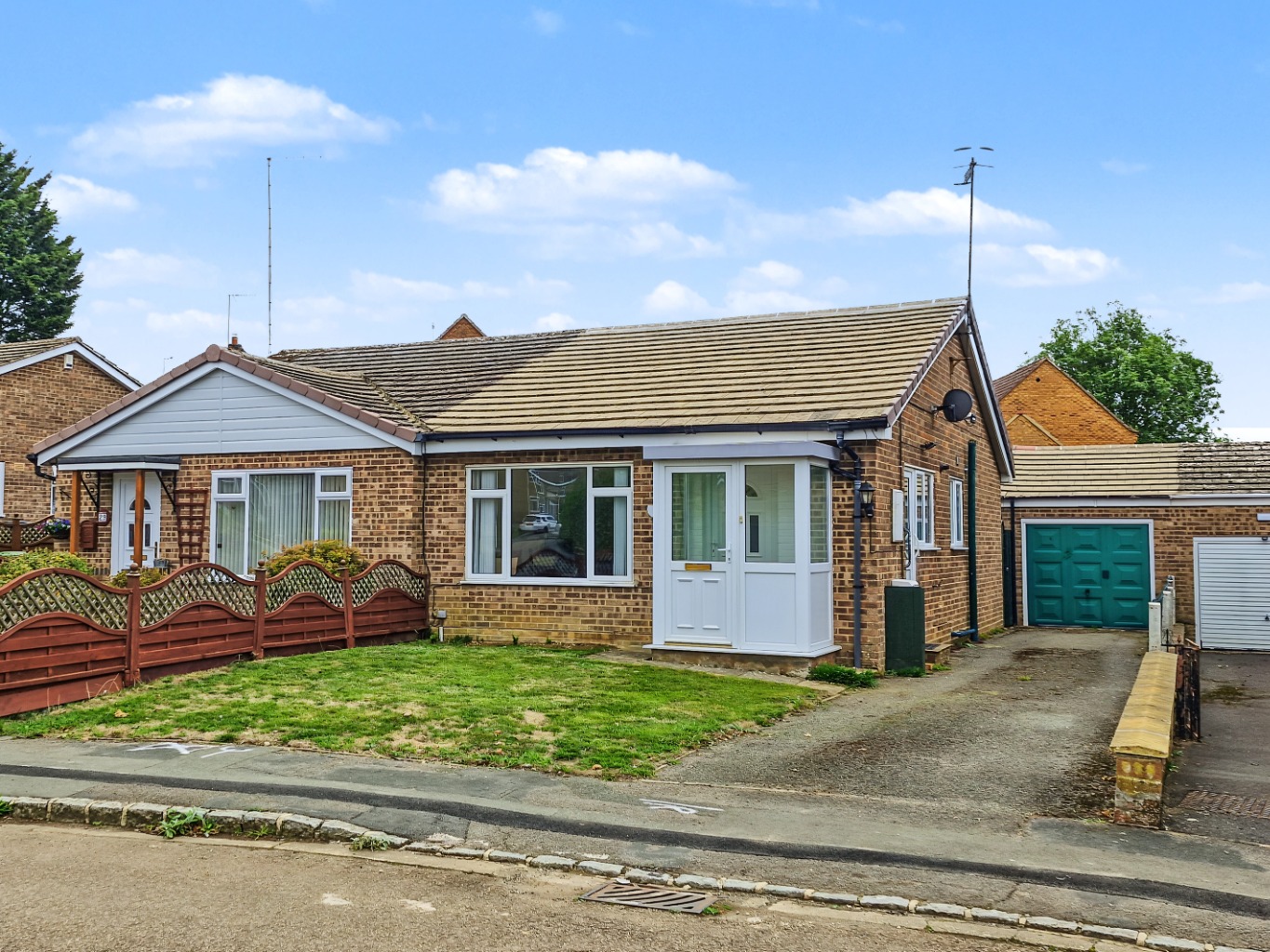 Two Bedroom Bungalow For Sale in The Village of Woodford Halse With No Upper Chain.