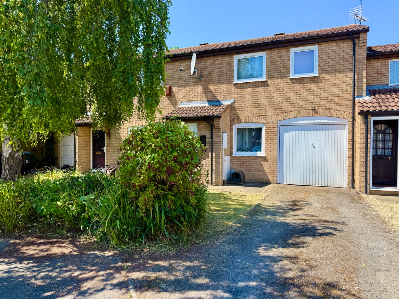 Two Bedroom Property For Sale in Daventry, Northamptonshire