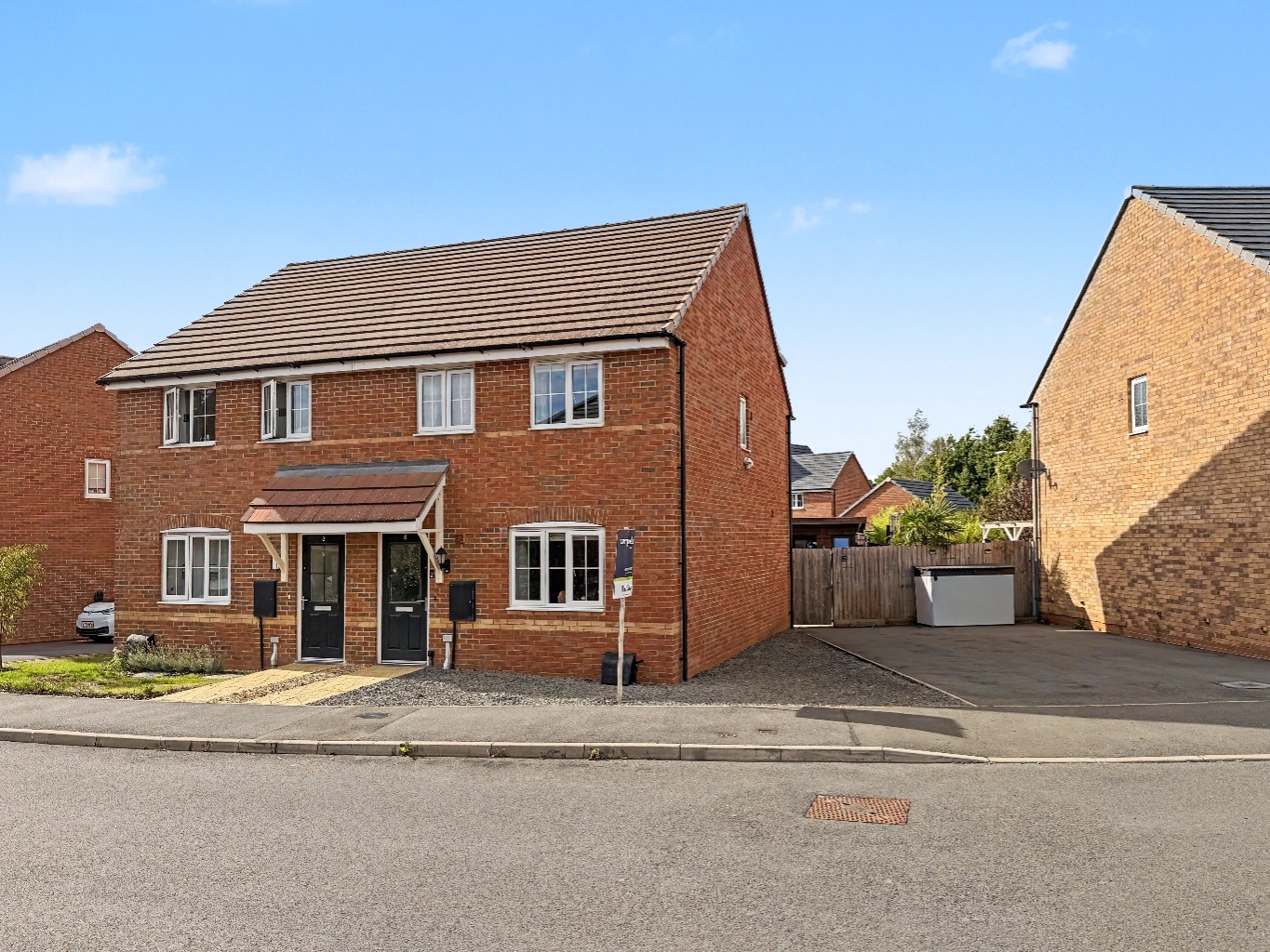 Three Bedroom Semi-Detached Property For Sale in Crick, Northamptonshire