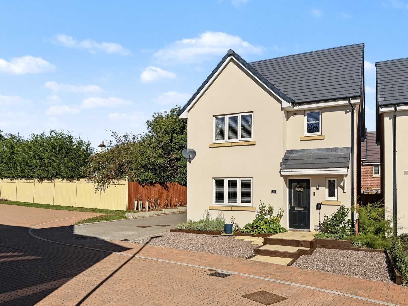Three Bedroom Detached Home For Sale in Monksmoor, Daventry.