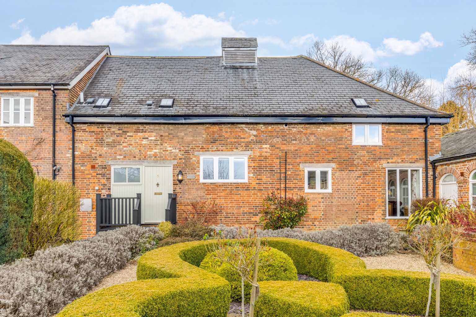 Character Property Charm Beautiful 17th Century Barn Conversion in Putteridge Park