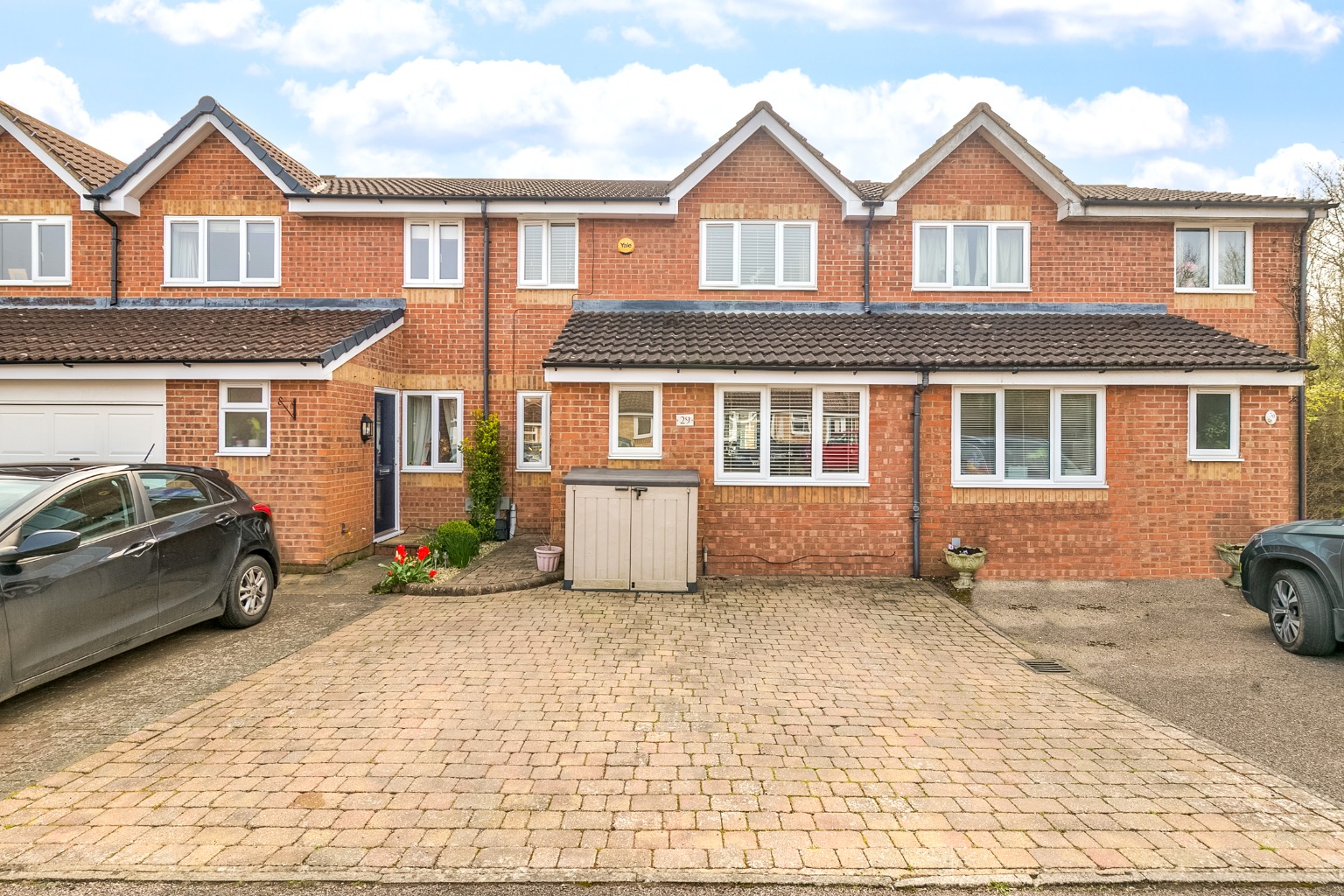 Beautifully Presented Three-Bedroom Home in Sought-After Hitchin Cul-de-Sac