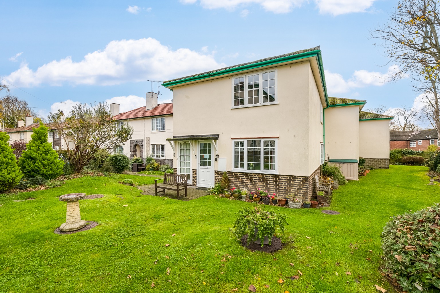 One-Bedroom First Floor Maisonette in Welwyn Garden City Over 60's Development One-Bedroom First Floor Maisonette in Welwyn Garden City Over 60's Development