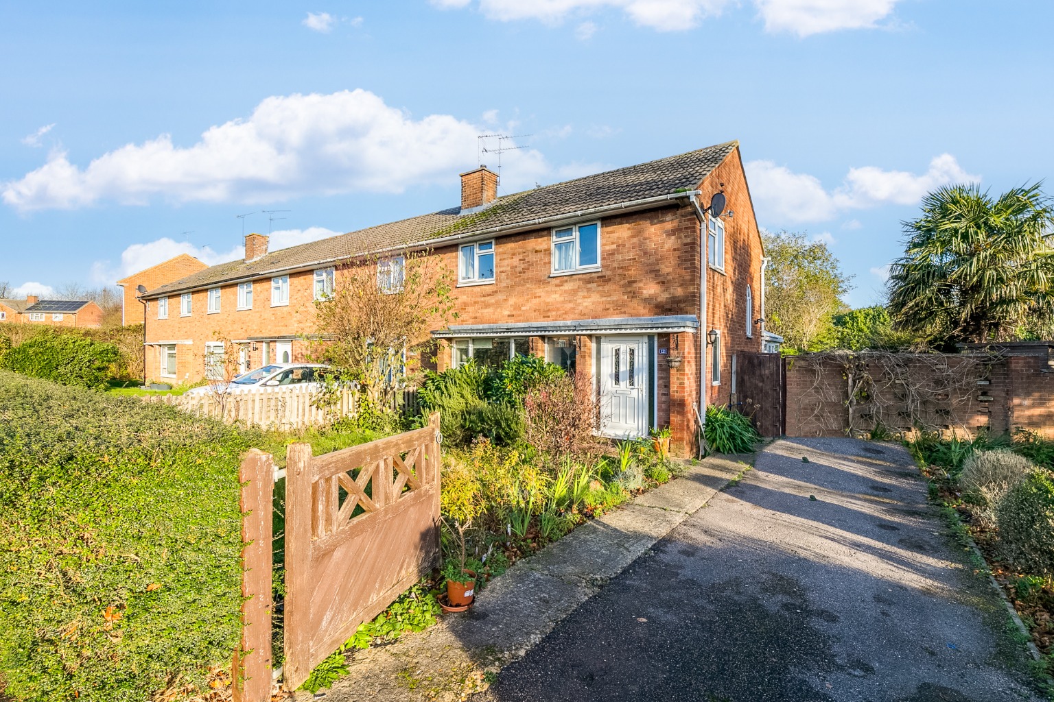 Chain-Free Three Bedroom End-Terrace with Extension Potential in Welwyn Garden City Chain-Free Three Bedroom End-Terrace with Extension Potential in Welwyn Garden City