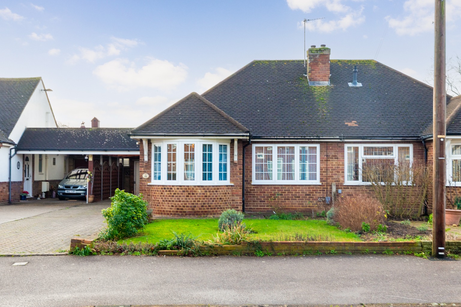 Charming Two-Bedroom Bungalow in Hitchin with Extension Potential and South-Westerly Garden Charming Two-Bedroom Bungalow in Hitchin with Extension Potential and South-Westerly Garden