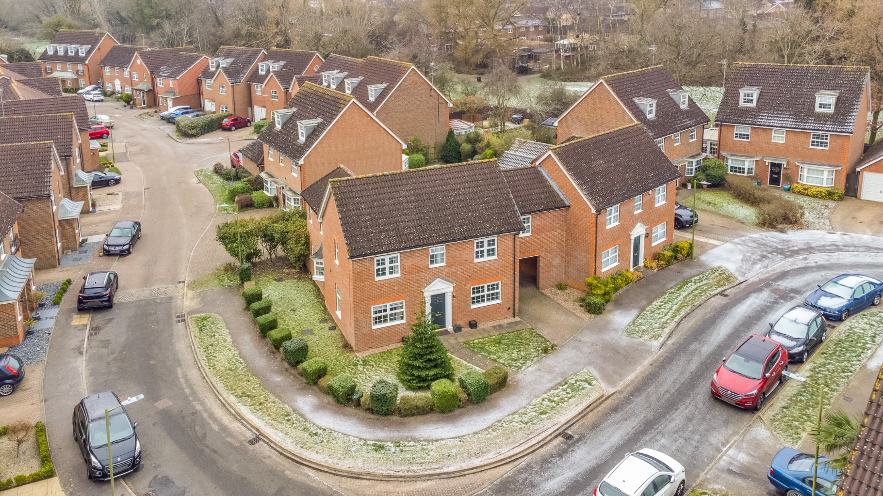 Chain-Free Four Bedroom Link-Detached Home in Welwyn Garden City Chain-Free Four Bedroom Link-Detached Home in Welwyn Garden City