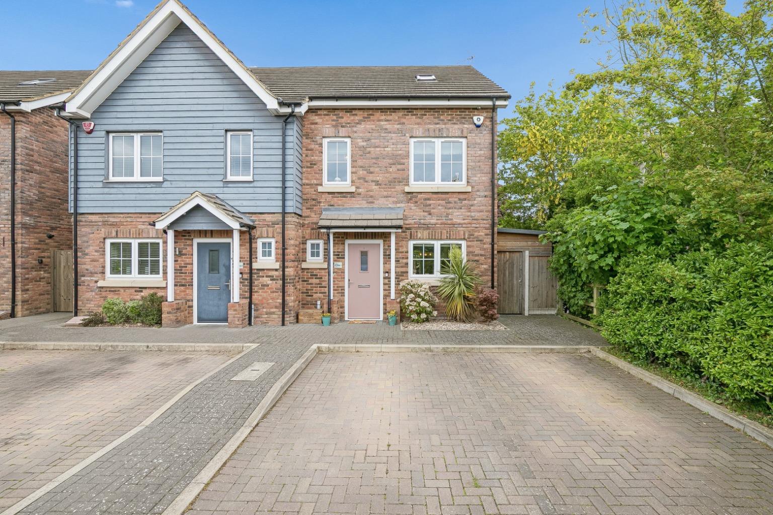 Stunning Four-Bedroom Family Home in Langley with Panoramic Views