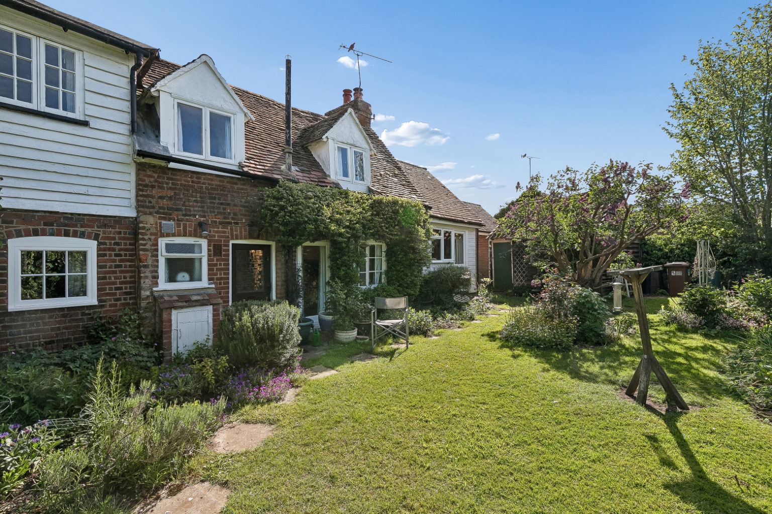 Charming Grade II Listed 17th Century Cottage in Lemsford Village