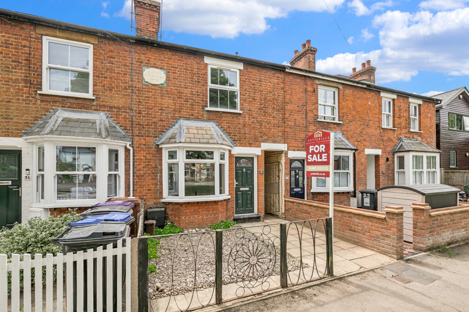 Charming Two-Bedroom Character Home in Hitchin with Extensive Garden