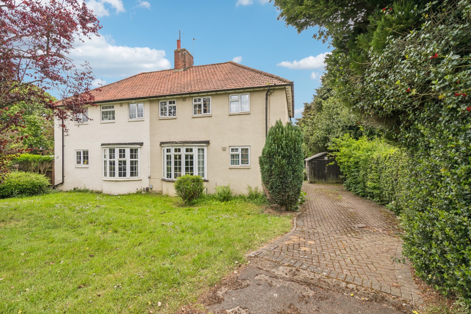 Charming Three-Bedroom West Side Home with Extension Potential, Welwyn Garden City