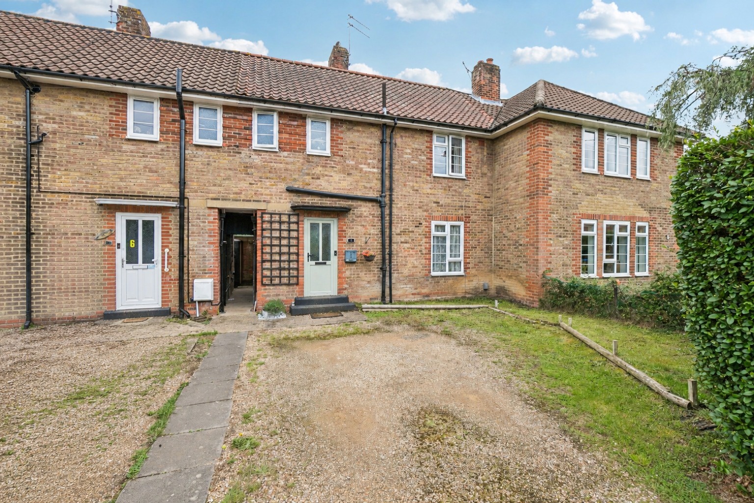 Charming Three-Bed Terraced Home with Modern Kitchen & Off-Street Parking in WGC