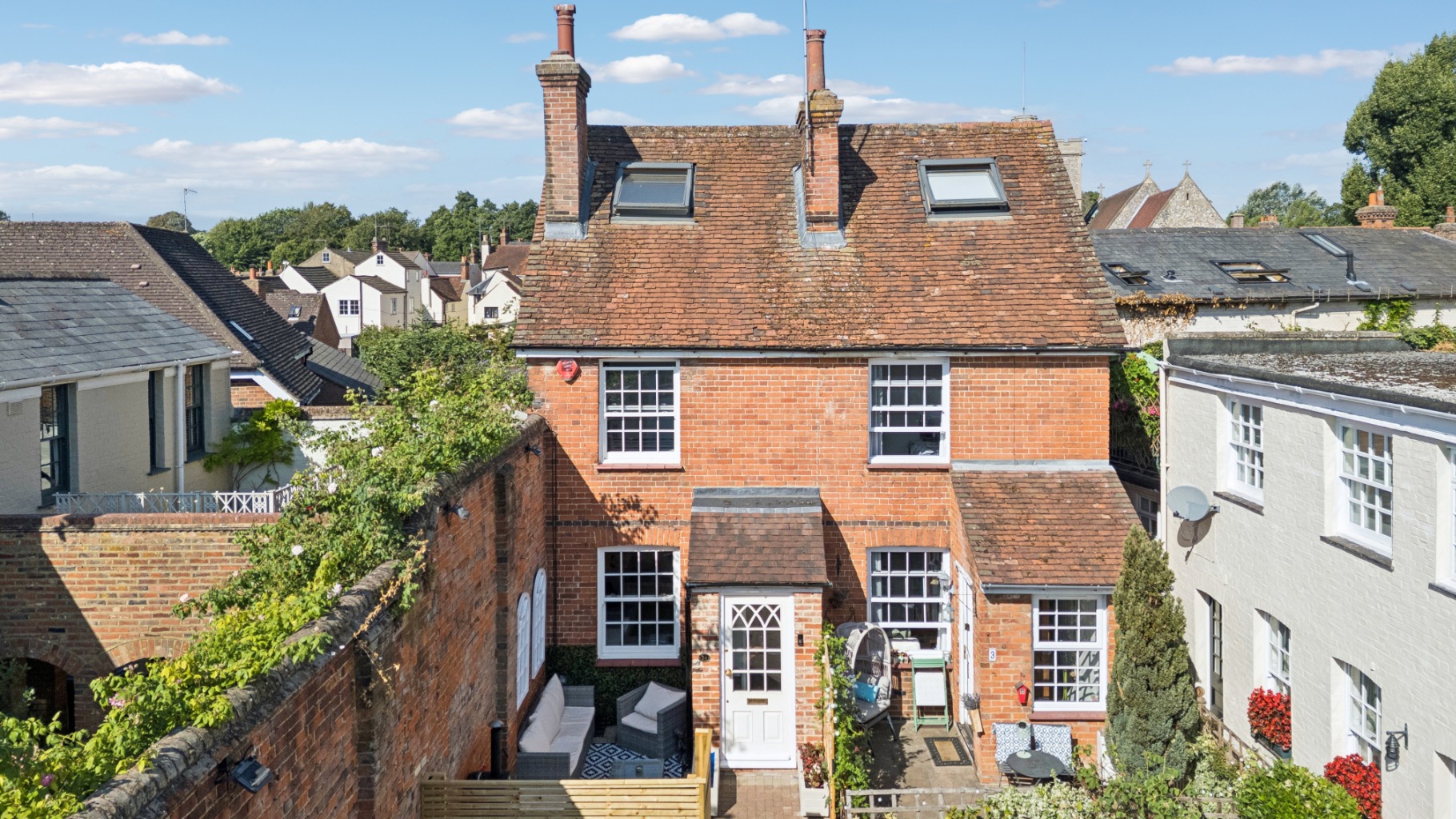 Two-Bed Character Cottage in Welwyn Village with Parking & Garden