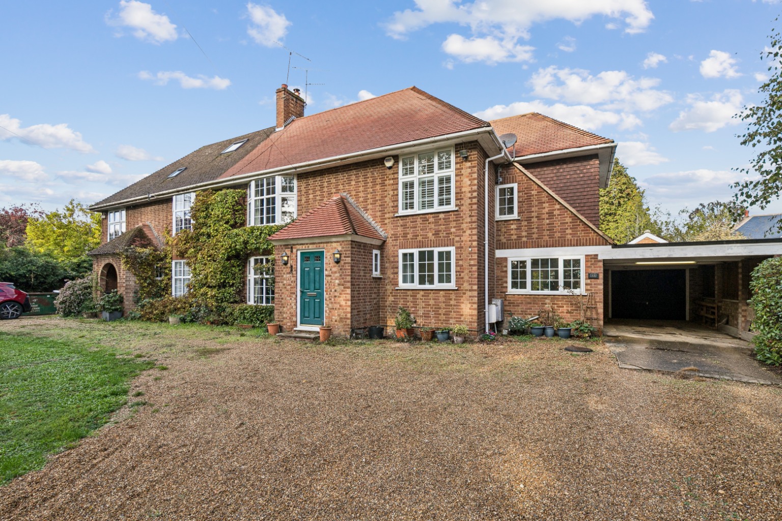 Impressive 3-Bed Semi-Detached Home in Desirable St Ippolyts