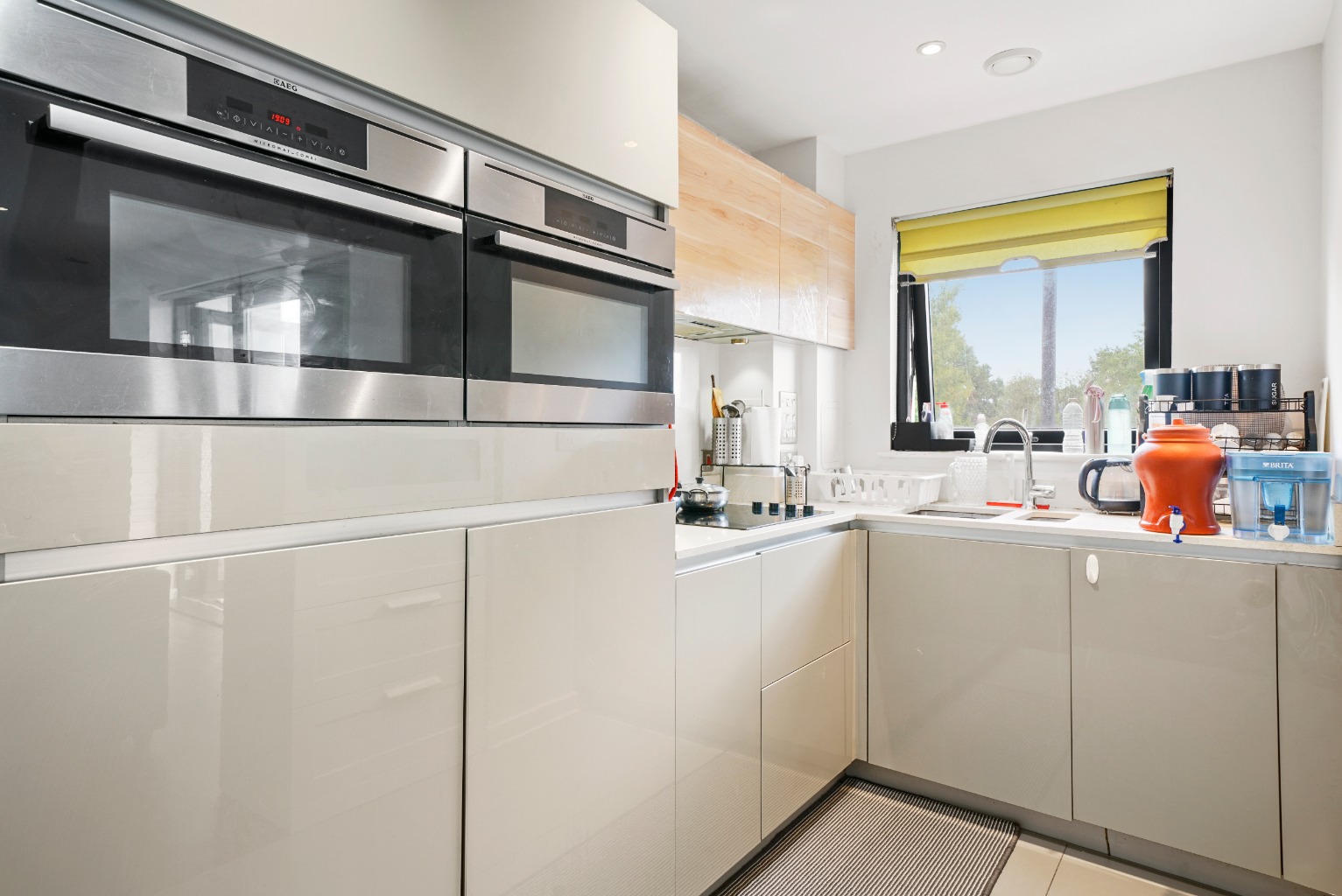 Don't miss the opportunity to make this remarkable apartment your own! Contact us today! property first image