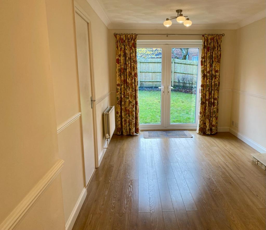 A lovely Modern Contemporary Home in South Bradley Stoke property first image