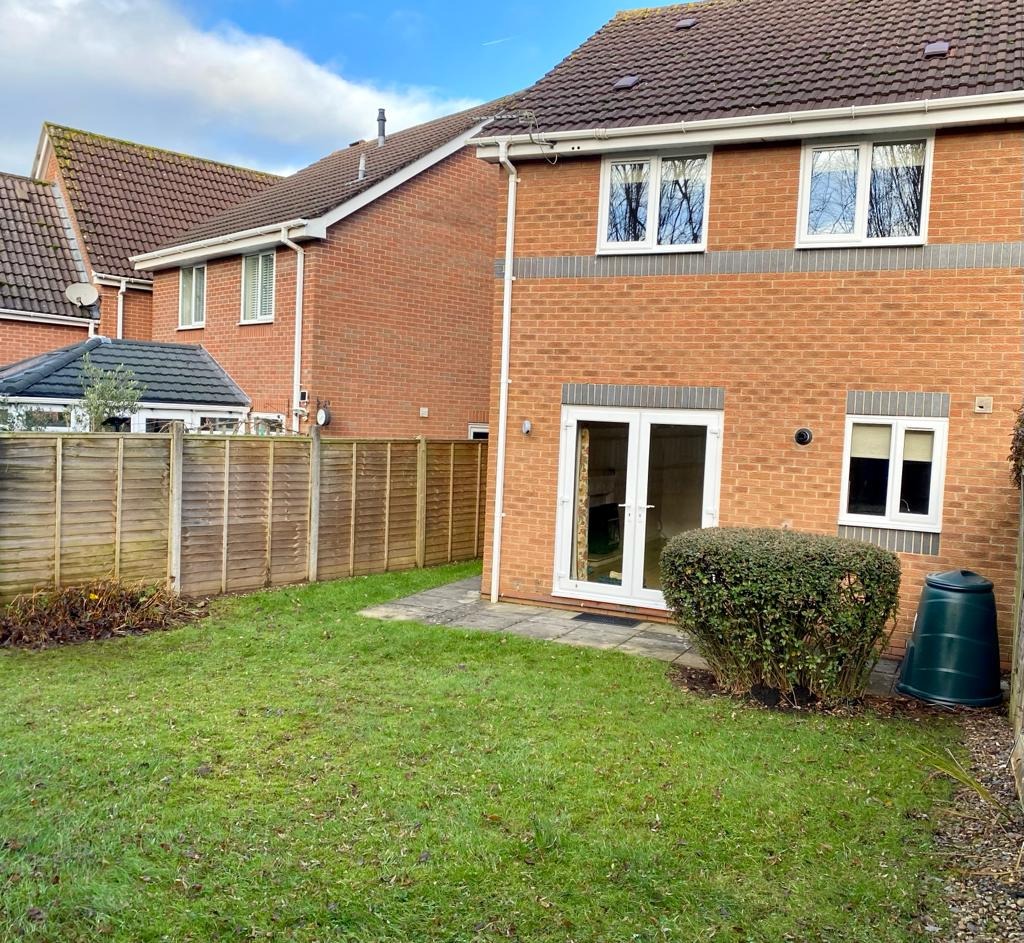 A lovely Modern Contemporary Home in South Bradley Stoke property first image