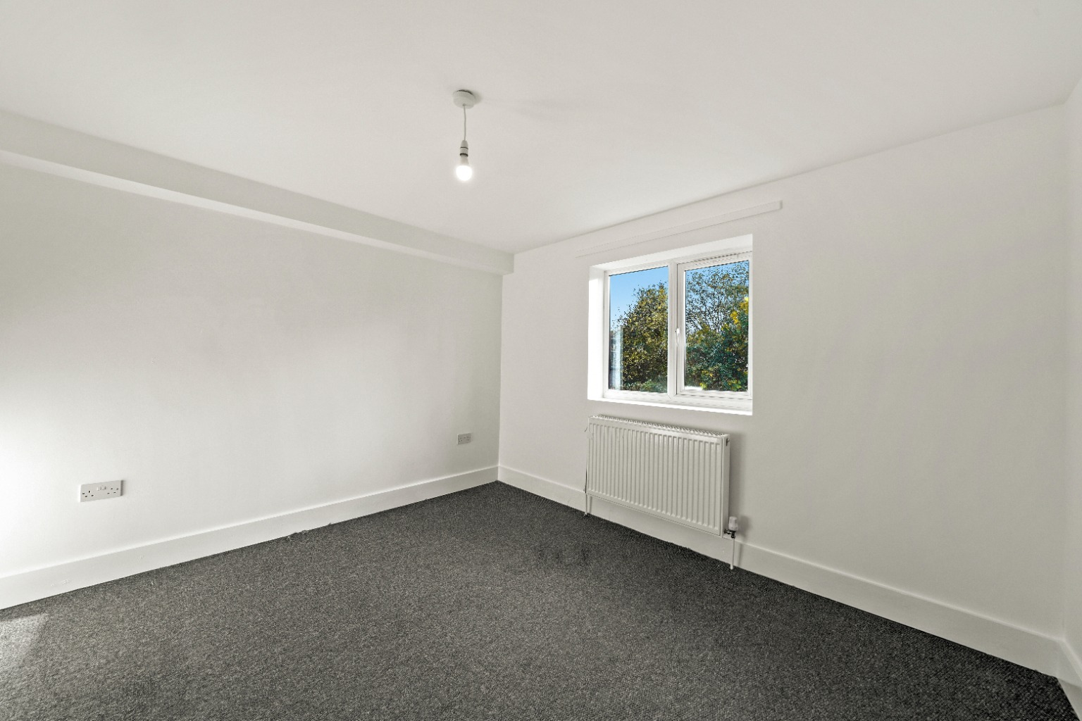 Modern 4-Bed Home in Wembley, Excellent Transport Links property first image