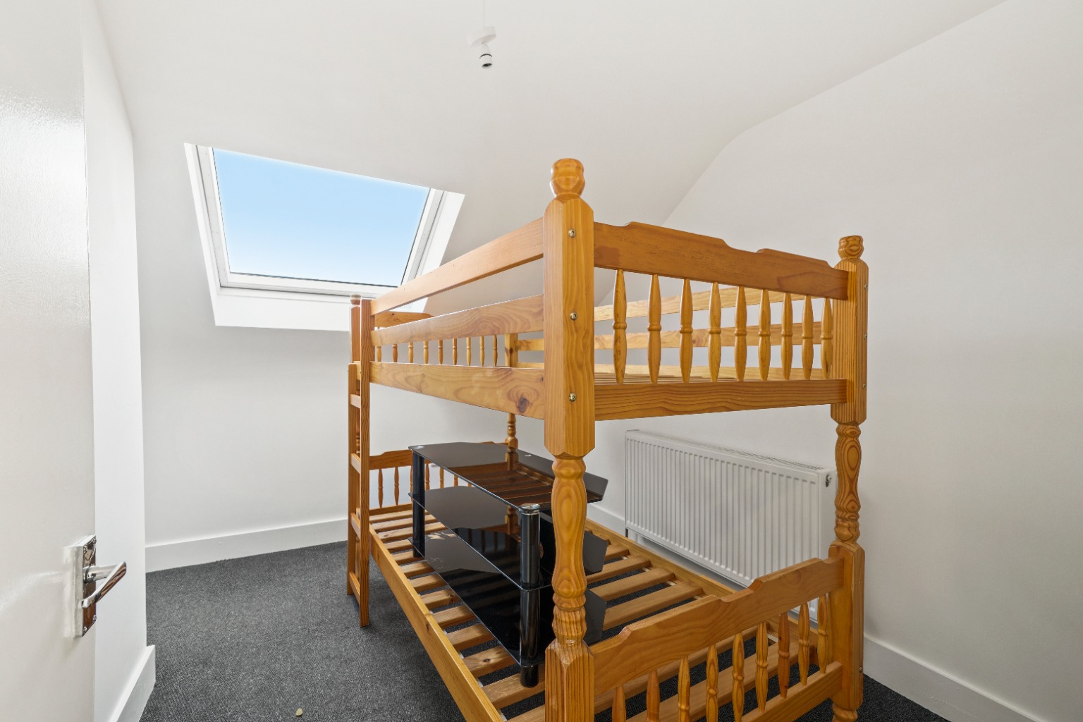 Modern 4-Bed Home in Wembley, Excellent Transport Links property first image