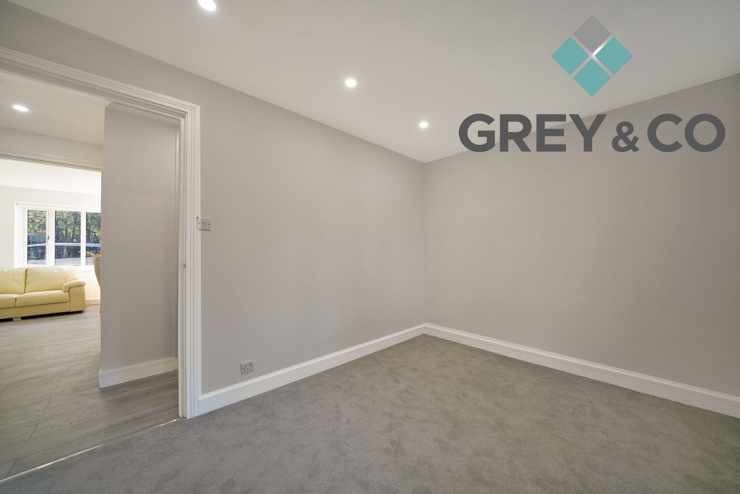 Contemporary One-Bedroom Apartment in Wembley with Long Leasehold property first image