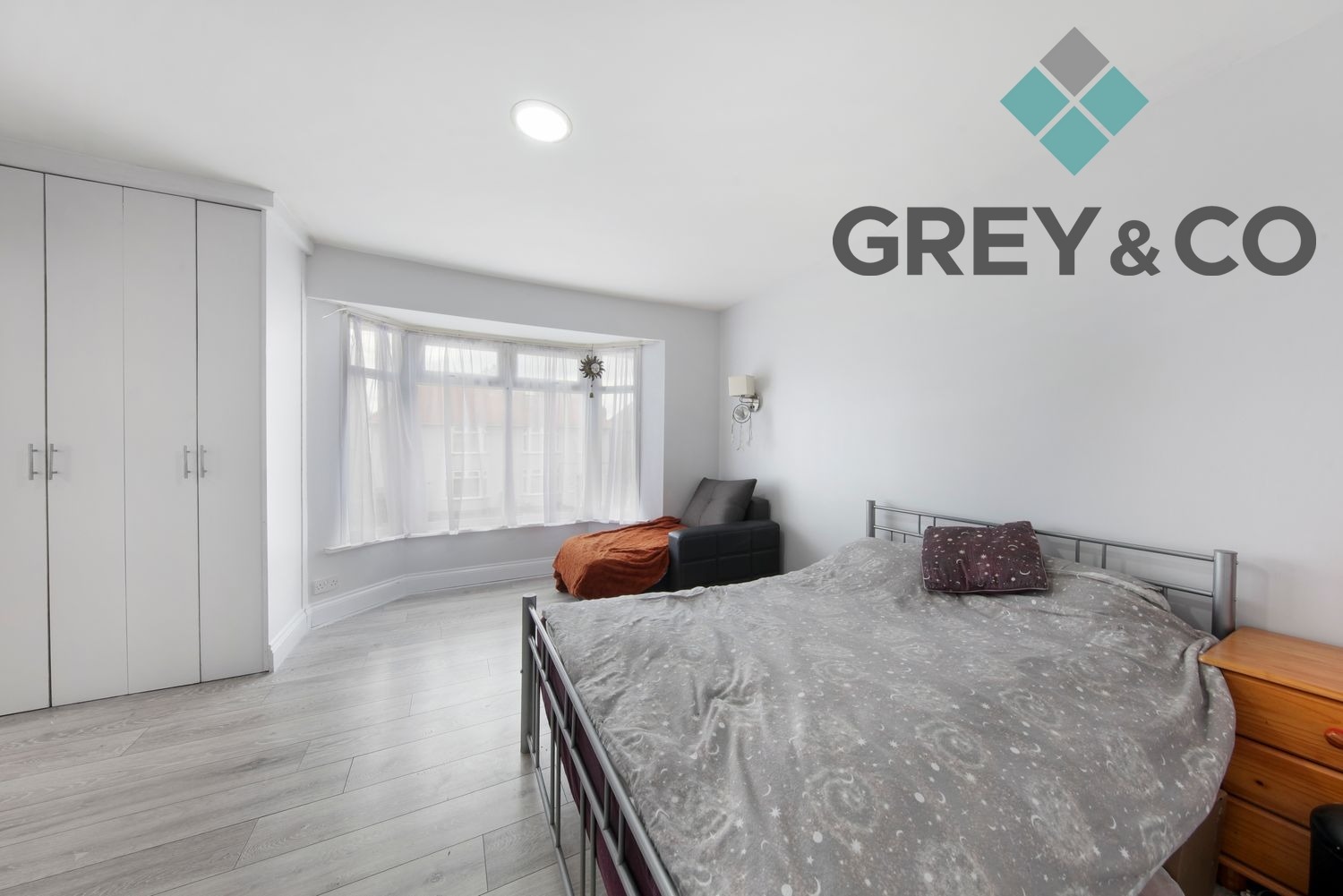 Versatile 5/6 Bed Wembley Home: Investment or Family Living, Chain Free property first image