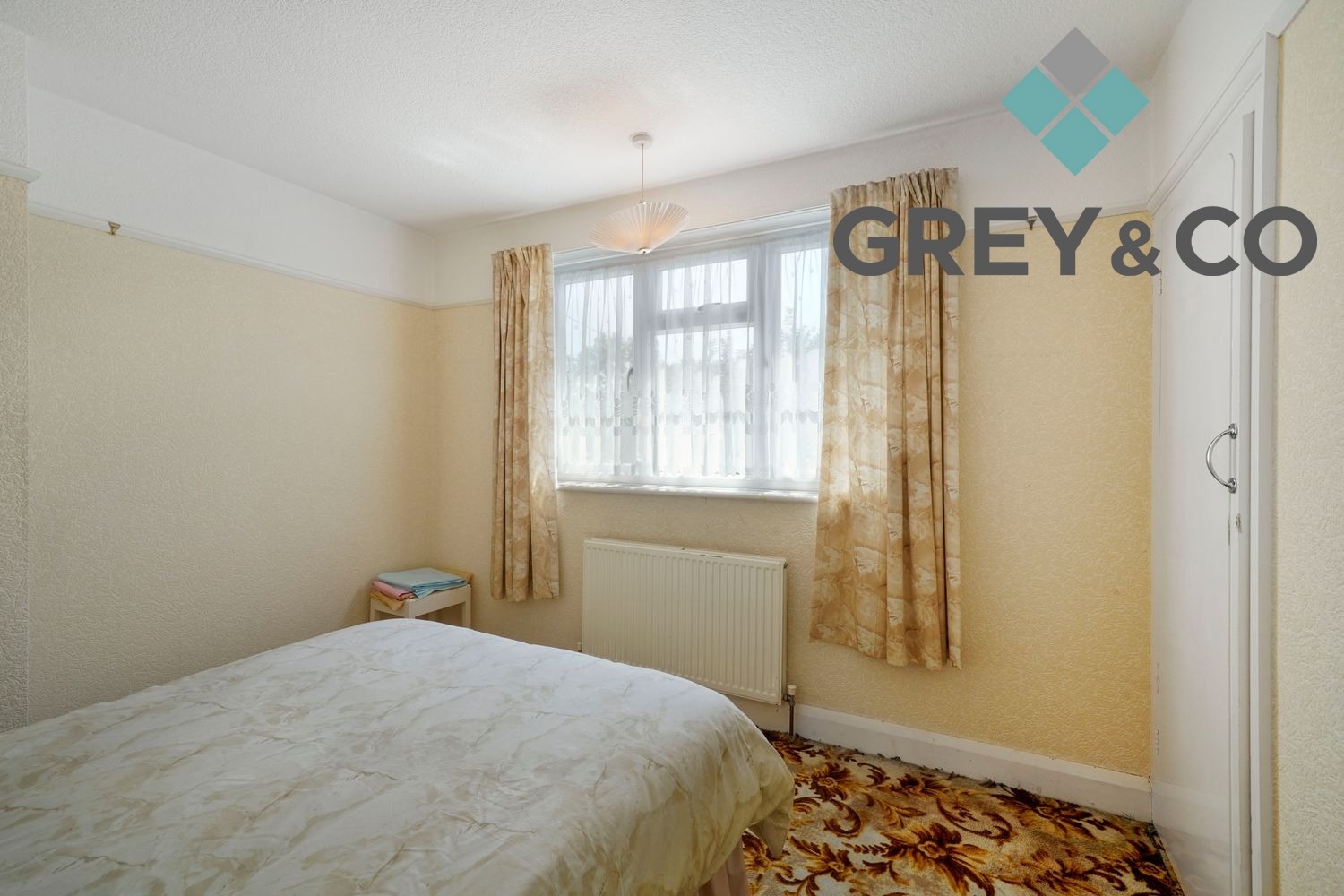 Charming 3-Bed Cottage in Quiet Chantry Road, Middlesex property first image