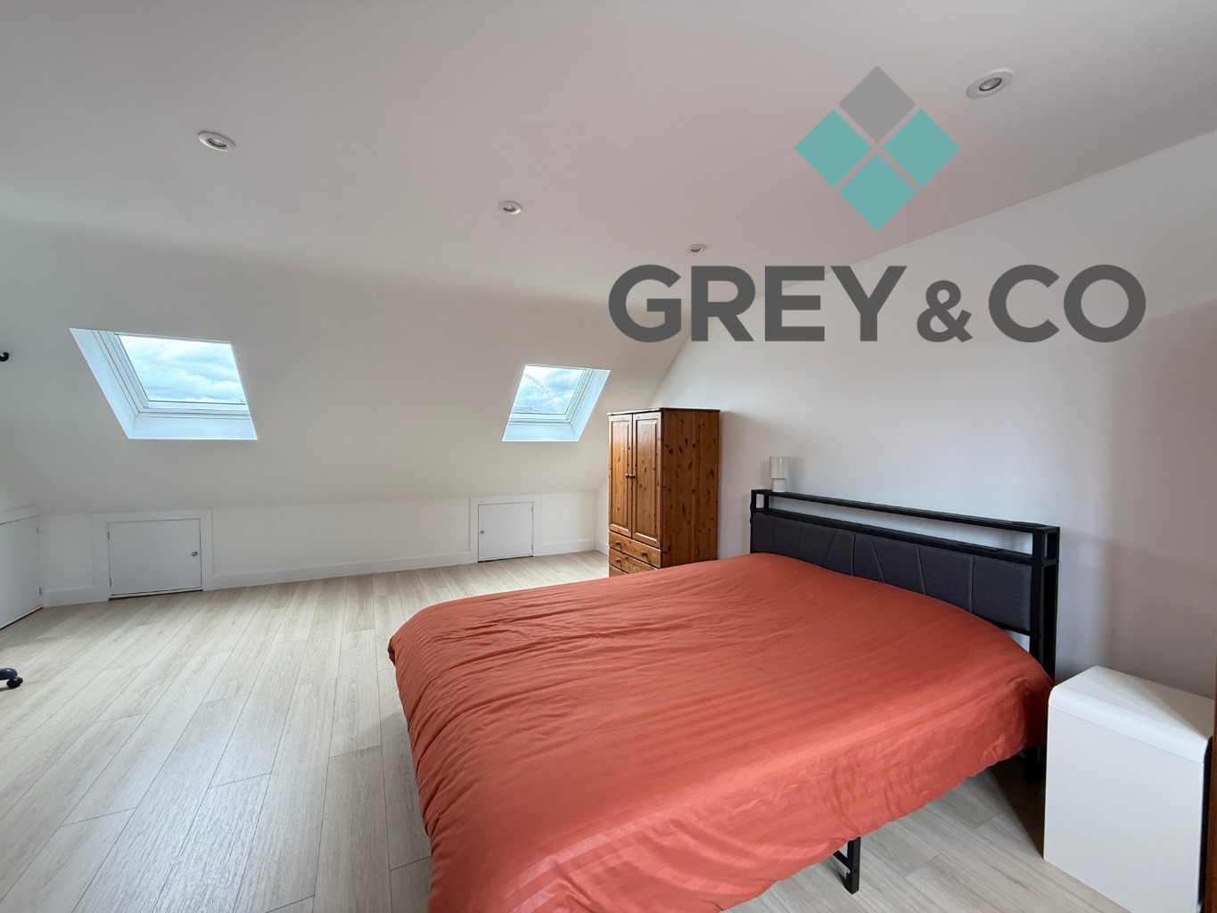 Bright, Modern Studio Flat in Wembley - Bills Included! property first image