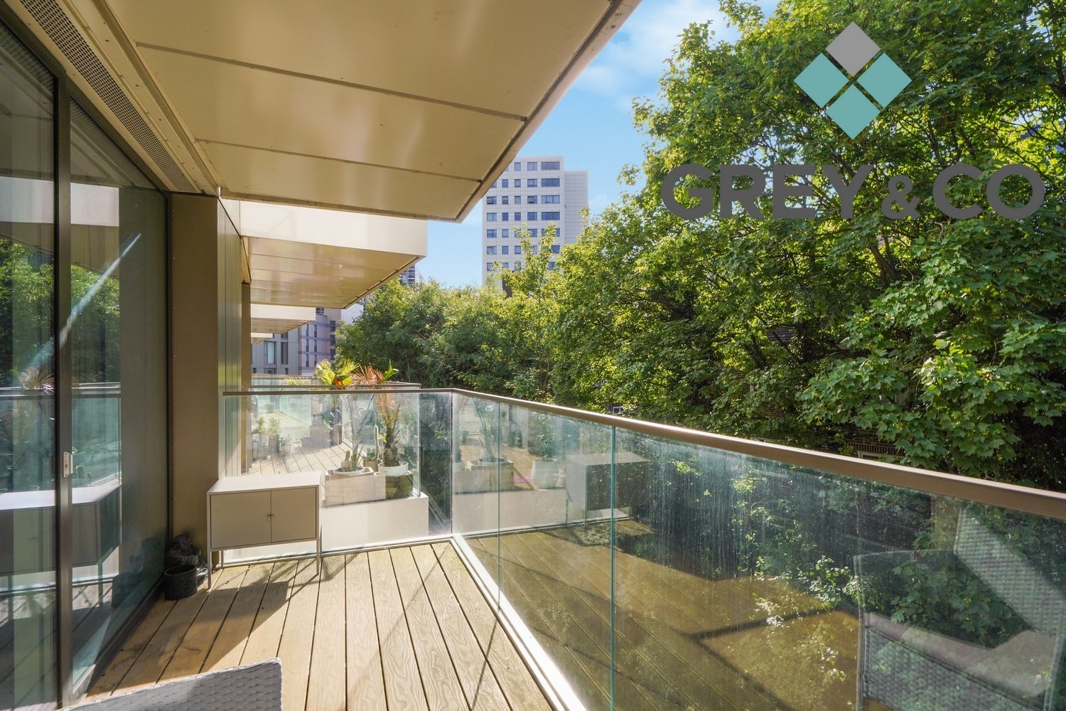 Luxury 2-Bed, 2-Bath Apartment with Balcony Near Wembley Park property first image