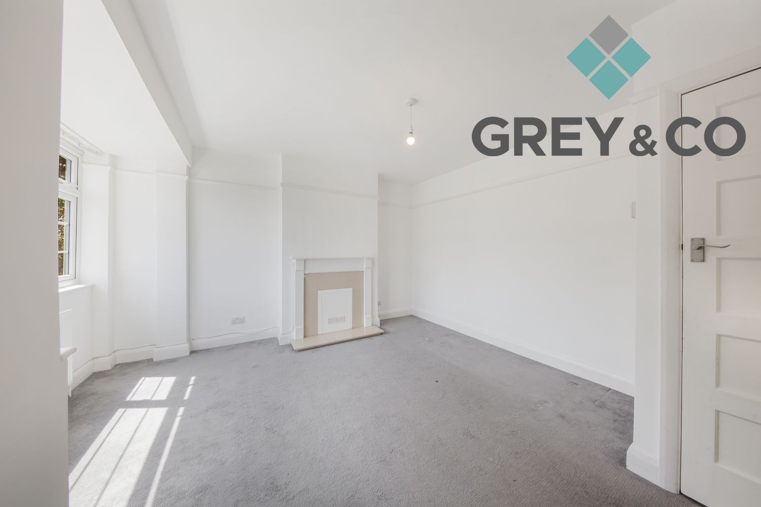 Stylish 2-Bed Greenford Apartment with Garden & Excellent Transport property first image
