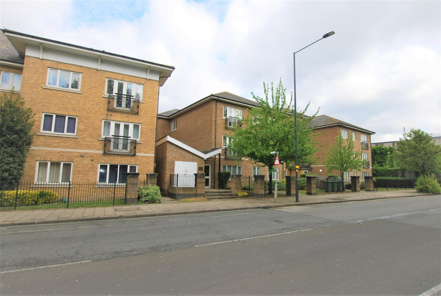Spacious 2 Bed First Floor Flat in Wembley Park with Parking property first image