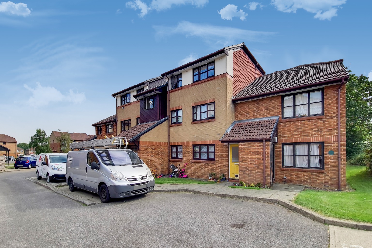 Newly Refurbished 2-Bed First Floor Flat in North Wembley property first image