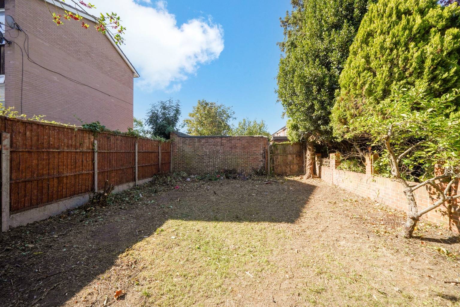 Charming 3-Bed Semi-Detached Home in Harrowdene Road, Chain Free property first image